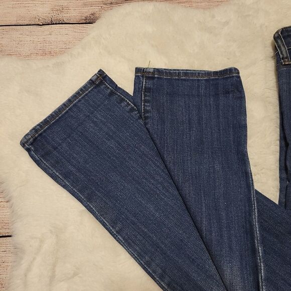 Kut from the Kloth medium wash factory distressed jeans - Picture 7 of 7